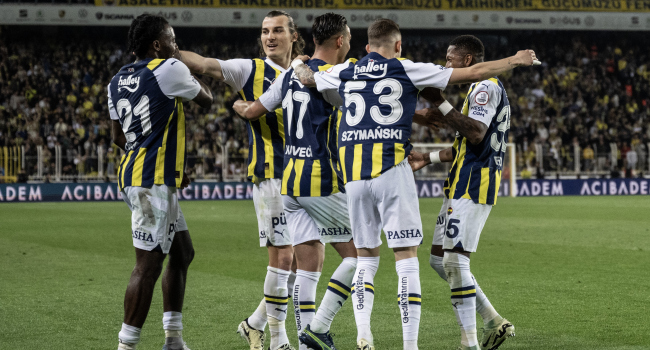Dev derbide Fenerbahçe sevindi Haberinin Görseli
